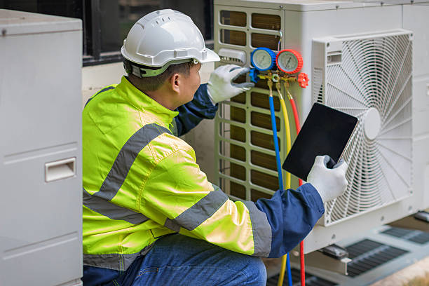 Professional Emergency Hvac Repair technician working in Fleetwood, PA
